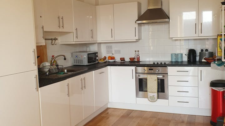 Large 1 bedroom flat in a fantastic location